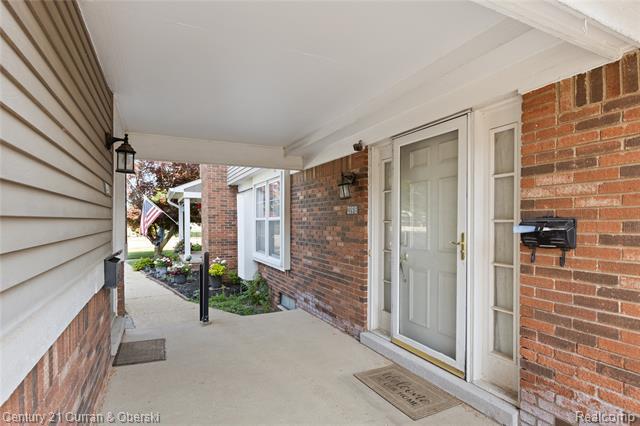 Property Photo: 20918 W Glen Haven Circle MI 48167