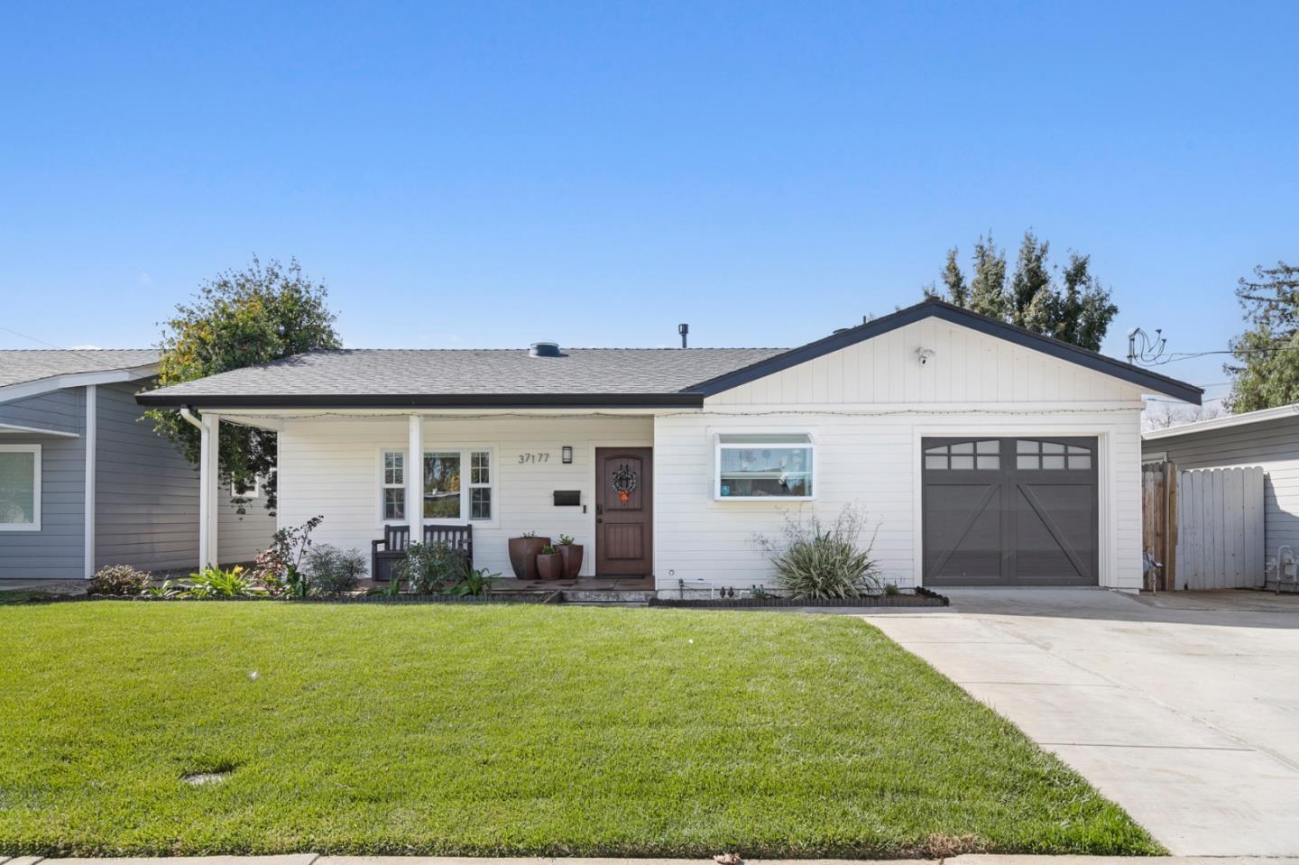 Property Photo: 37177 Dutra Way CA 94536