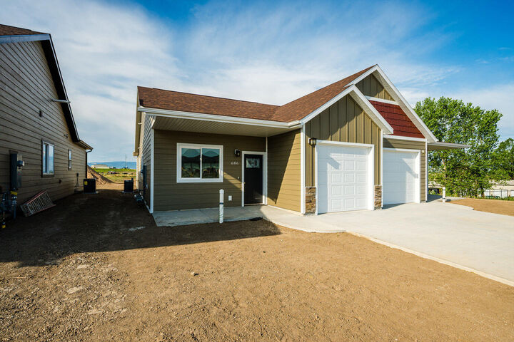 Property Photo:  686 Valley View Drive  WY 82801 