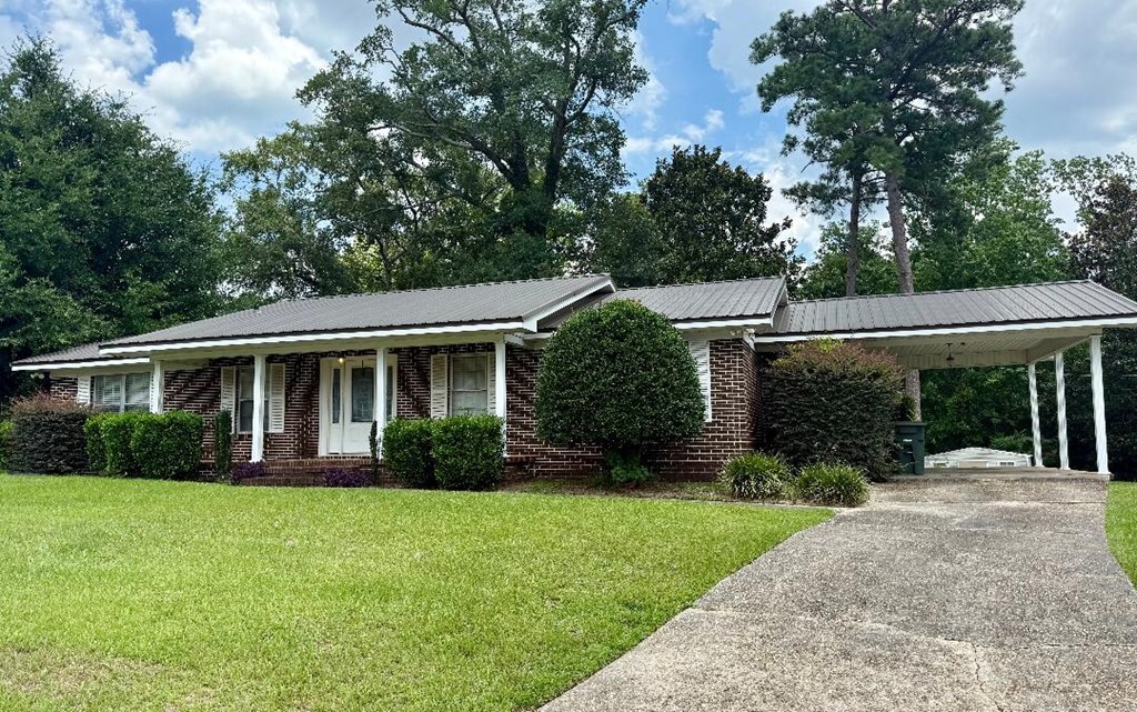 Property Photo: 300 Mixson AL 36330