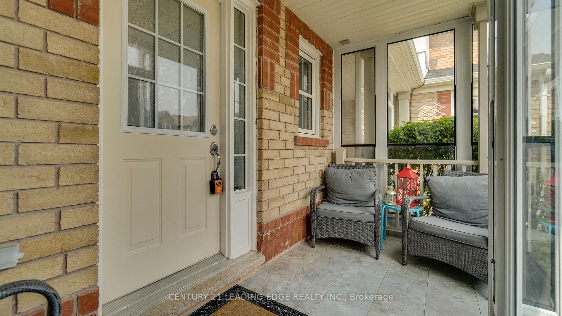 Property Photo: 15 Jamesway Crescent ON L4A 0A3