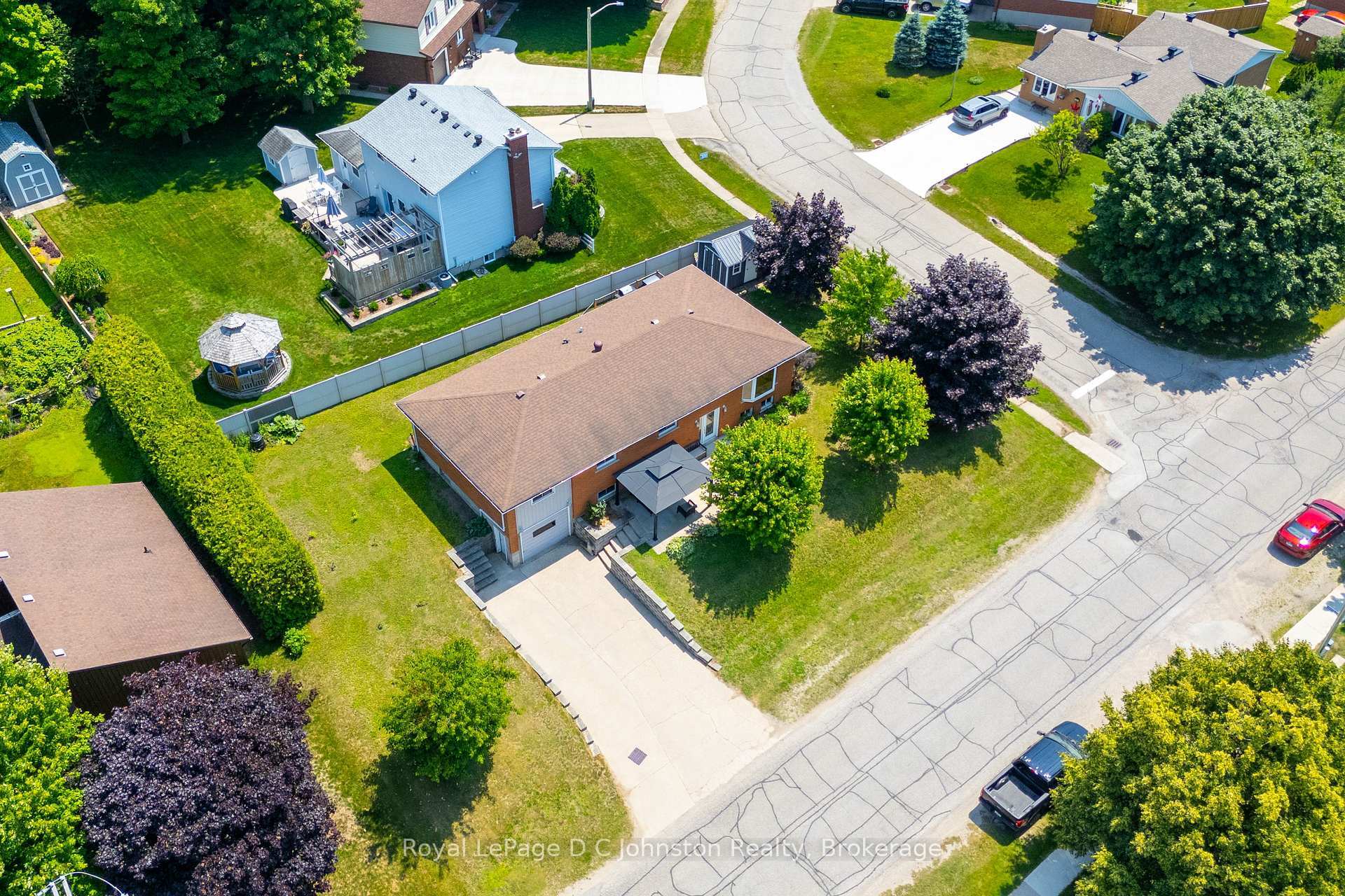 Property Photo:  415 Wellington Street  ON N0H 2C0 