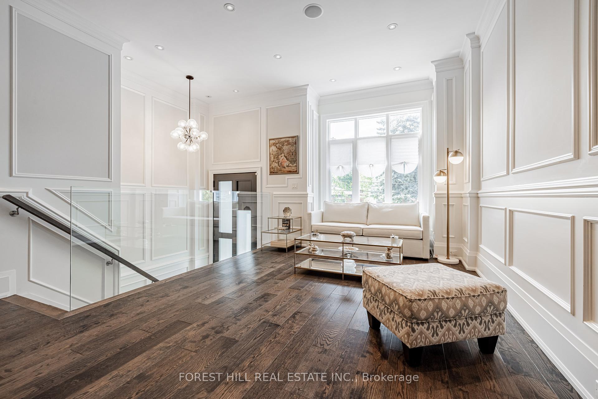 Property Photo: 117 Harlandale Avenue ON M2N 1P2