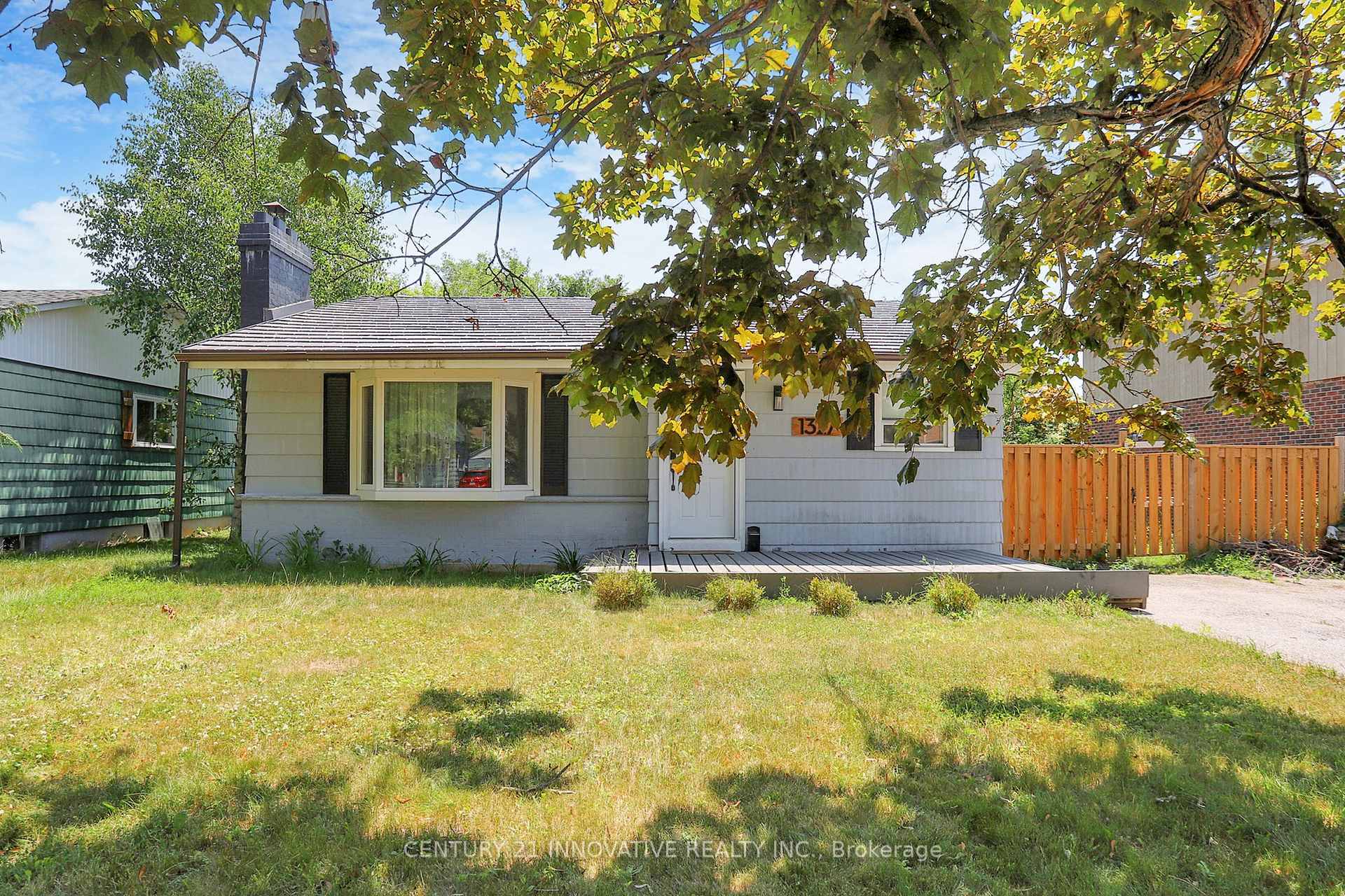 1327 Commerce Street  Pickering ON L1W 1E1 photo