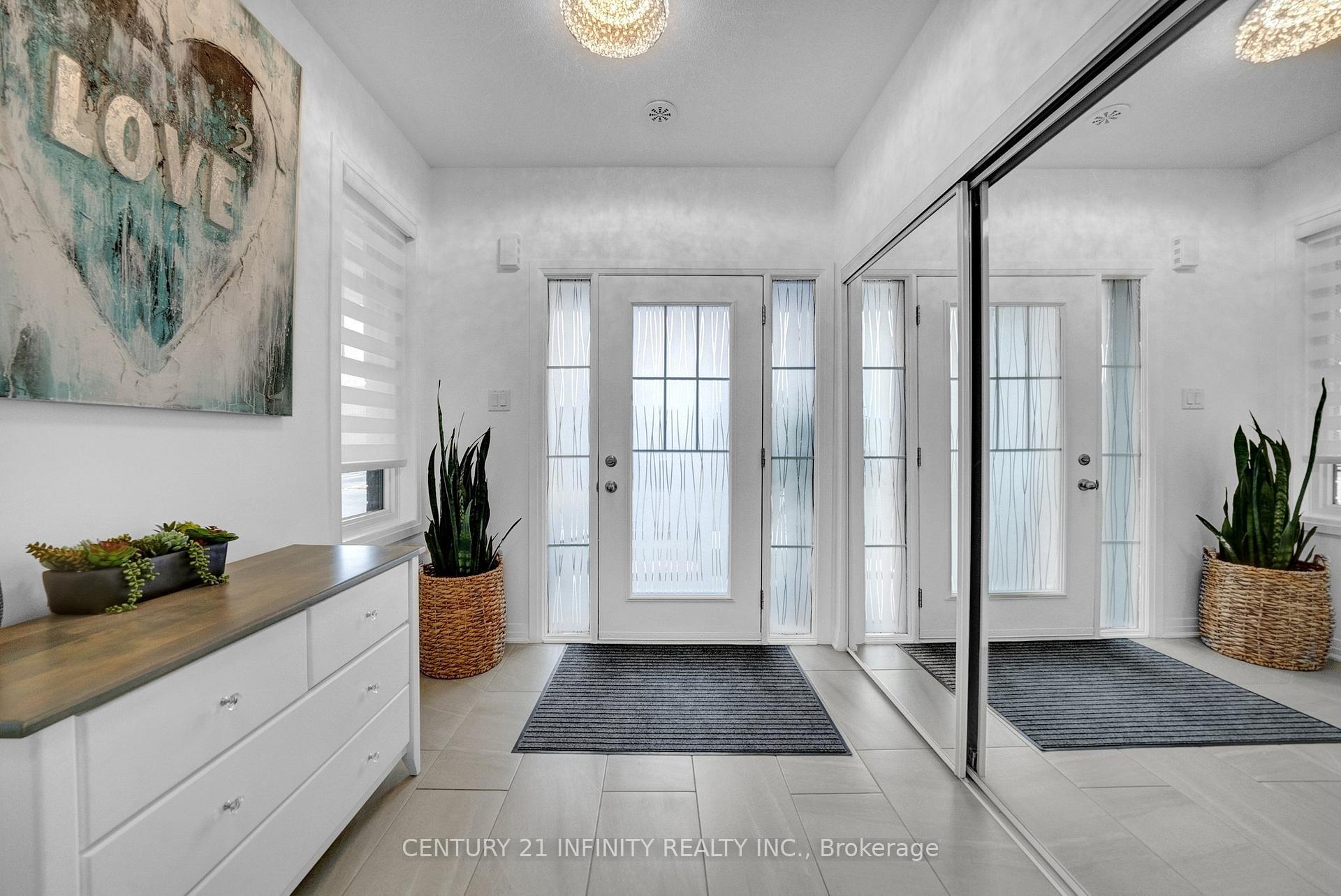 Property Photo: 30 King William Way ON L1C 7E8