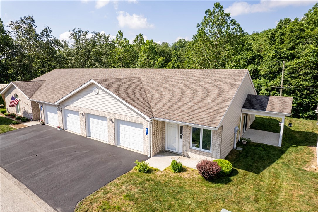 Property Photo: 515 Sunview Circle PA 15650