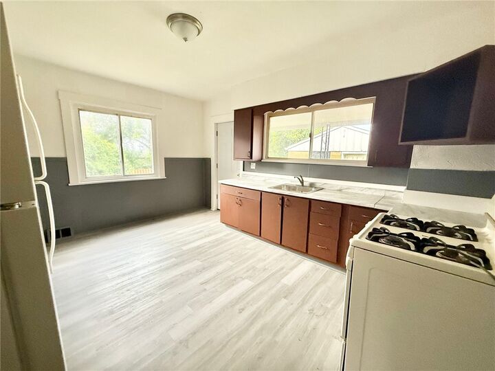 Property Photo: 864 Vankirk St PA 15025