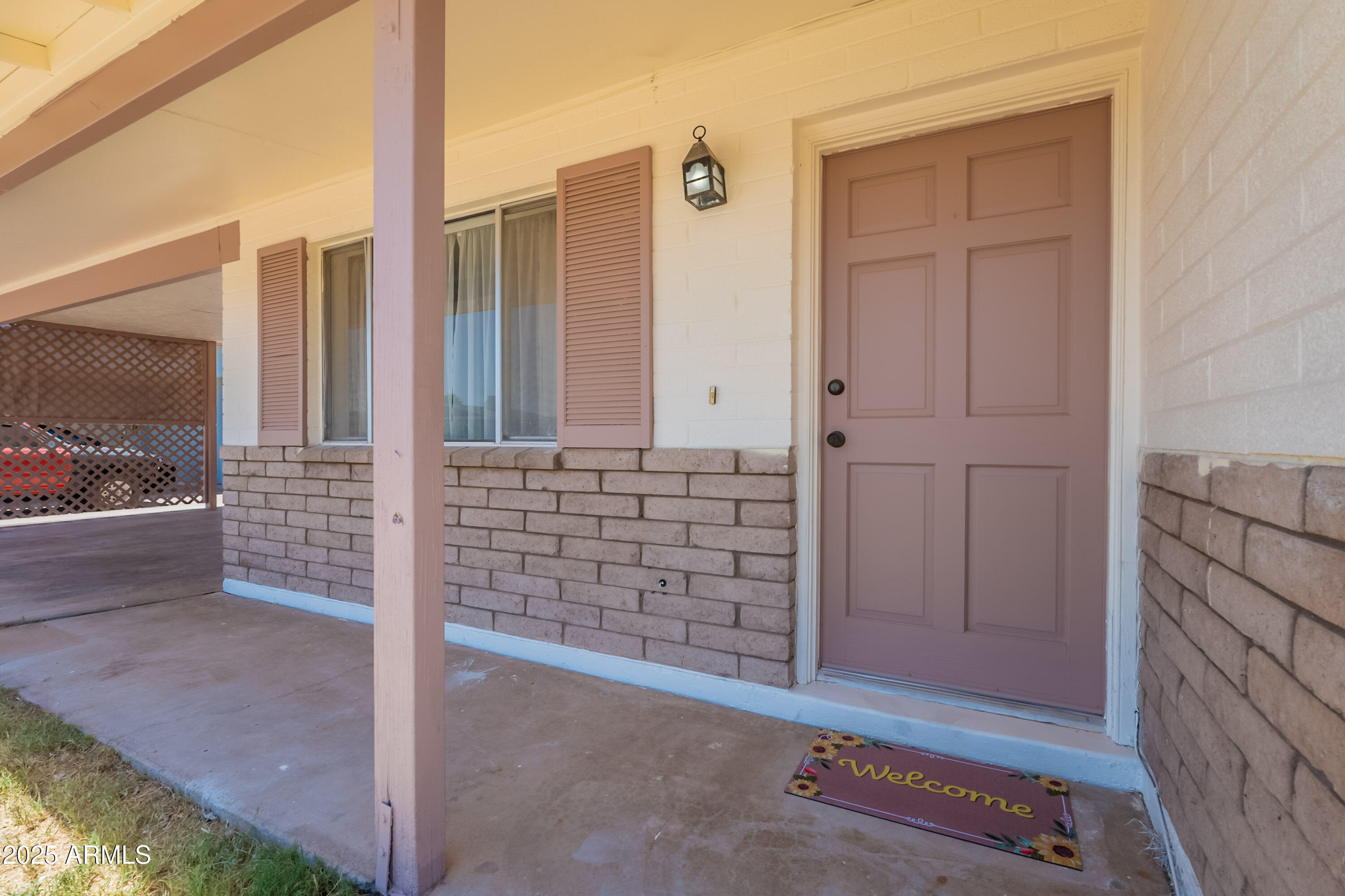 Property Photo: 1312 E Emerald Avenue AZ 85204