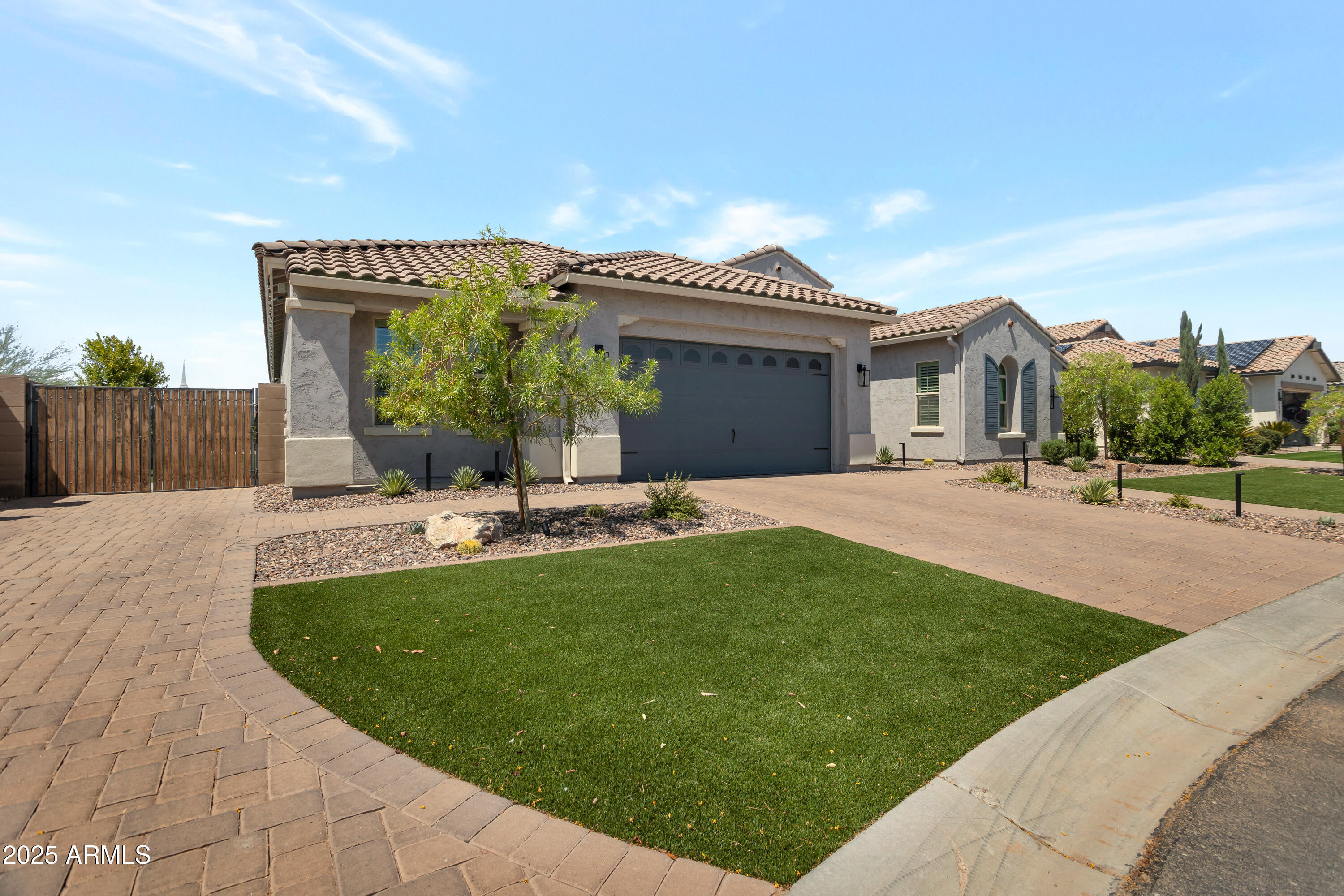 Property Photo: 2828 E Blackhawk Court AZ 85298