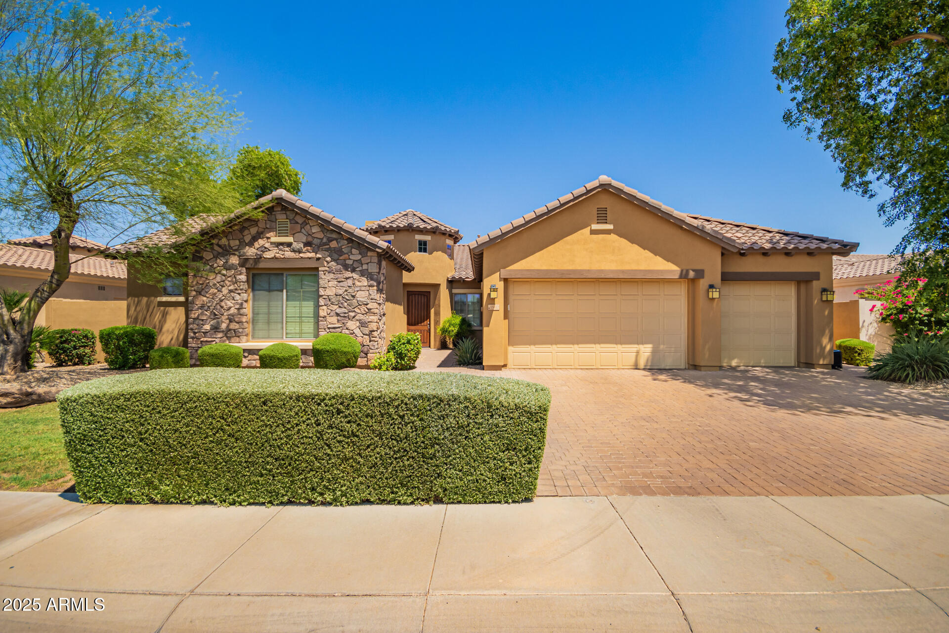 Property Photo: 15812 W Cypress Street AZ 85395