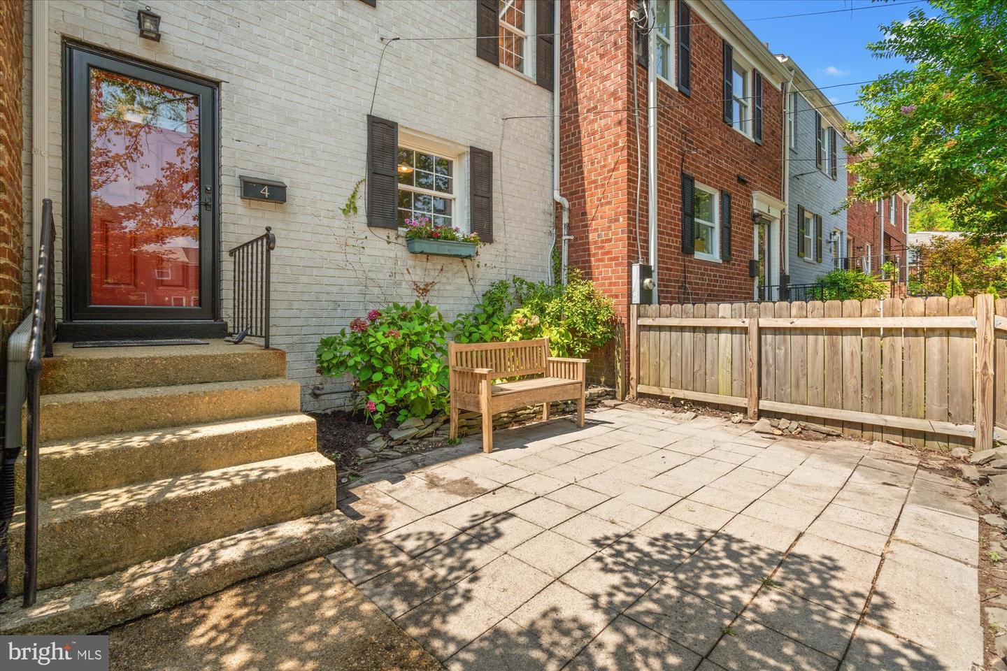 Property Photo:  4 Ancell Street  VA 22305 