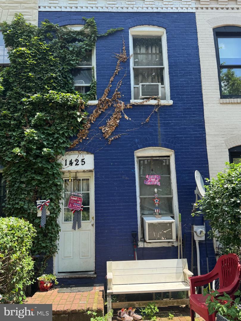 Property Photo: 1425 3rd Street NW DC 20001
