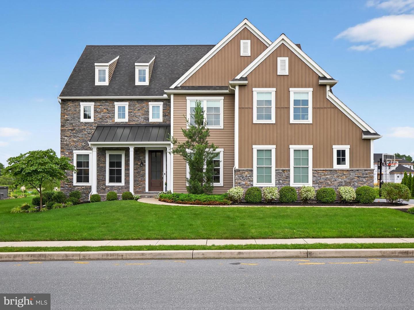 548 E Delp Road  Lancaster PA 17601 photo