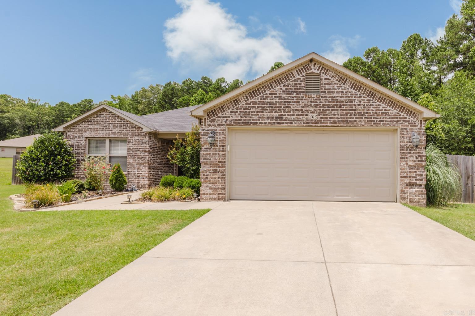 Property Photo: 203 Crossing Place AR 72022