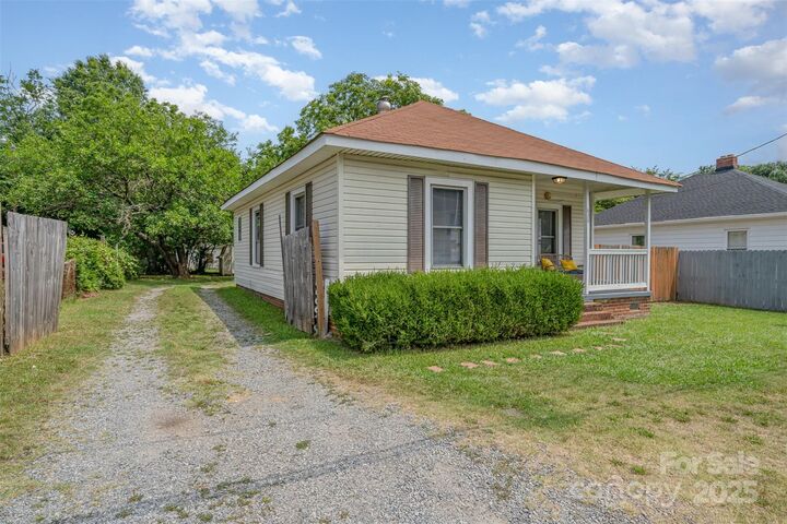 Property Photo:  620 Brookwood Drive  NC 28115 