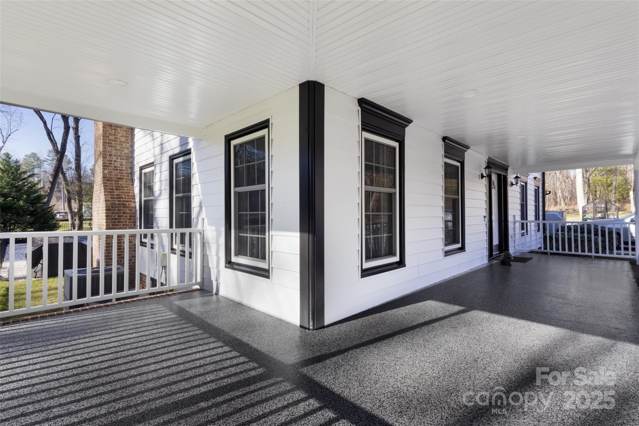 Property Photo: 10700 Chestnut Hill Drive NC 28105