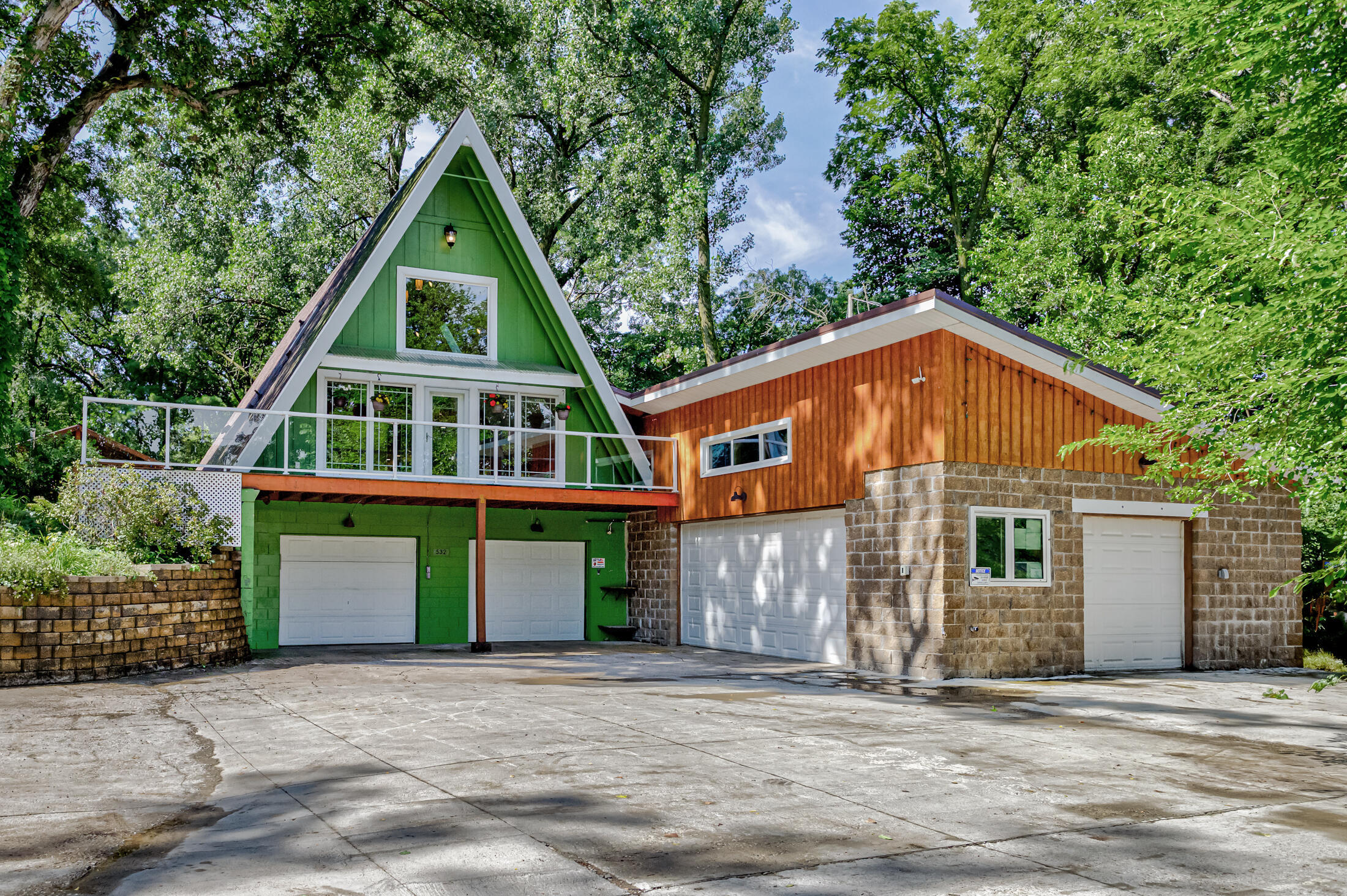Property Photo: 532 W Riverside Road IA 50010