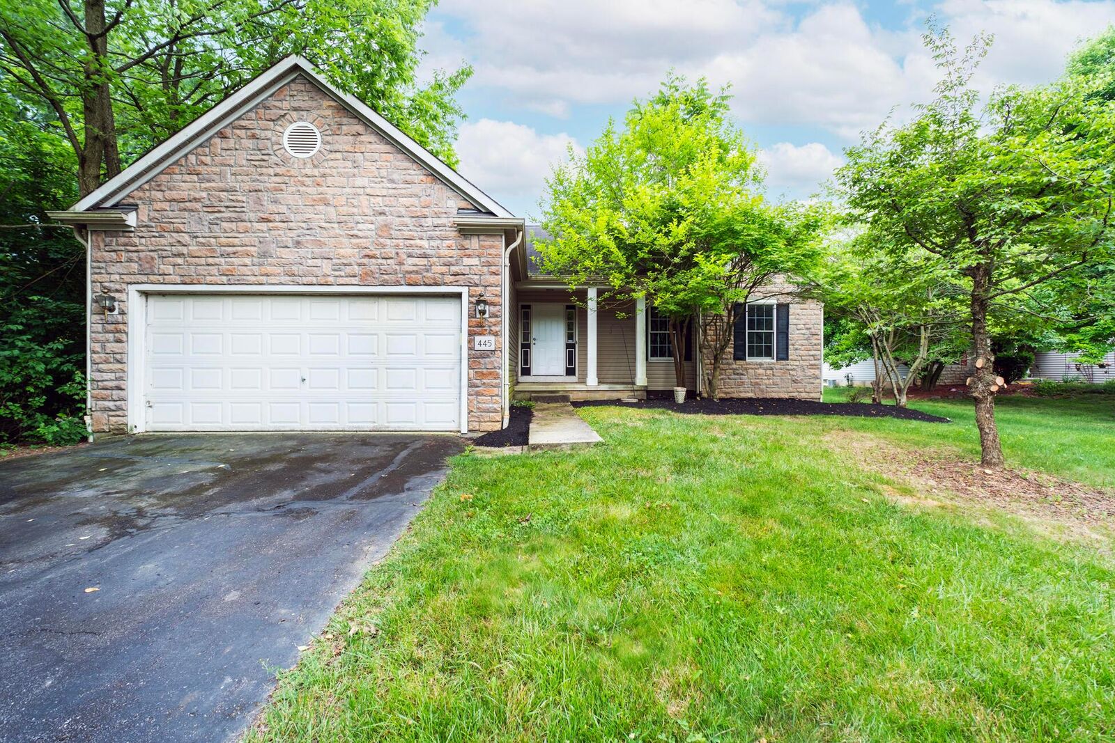 Property Photo:  445 Hennigans Grove Road  OH 43123 