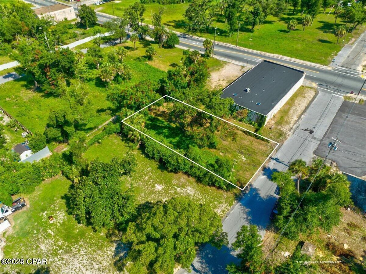 Property Photo: 622 Harmon Avenue FL 32401
