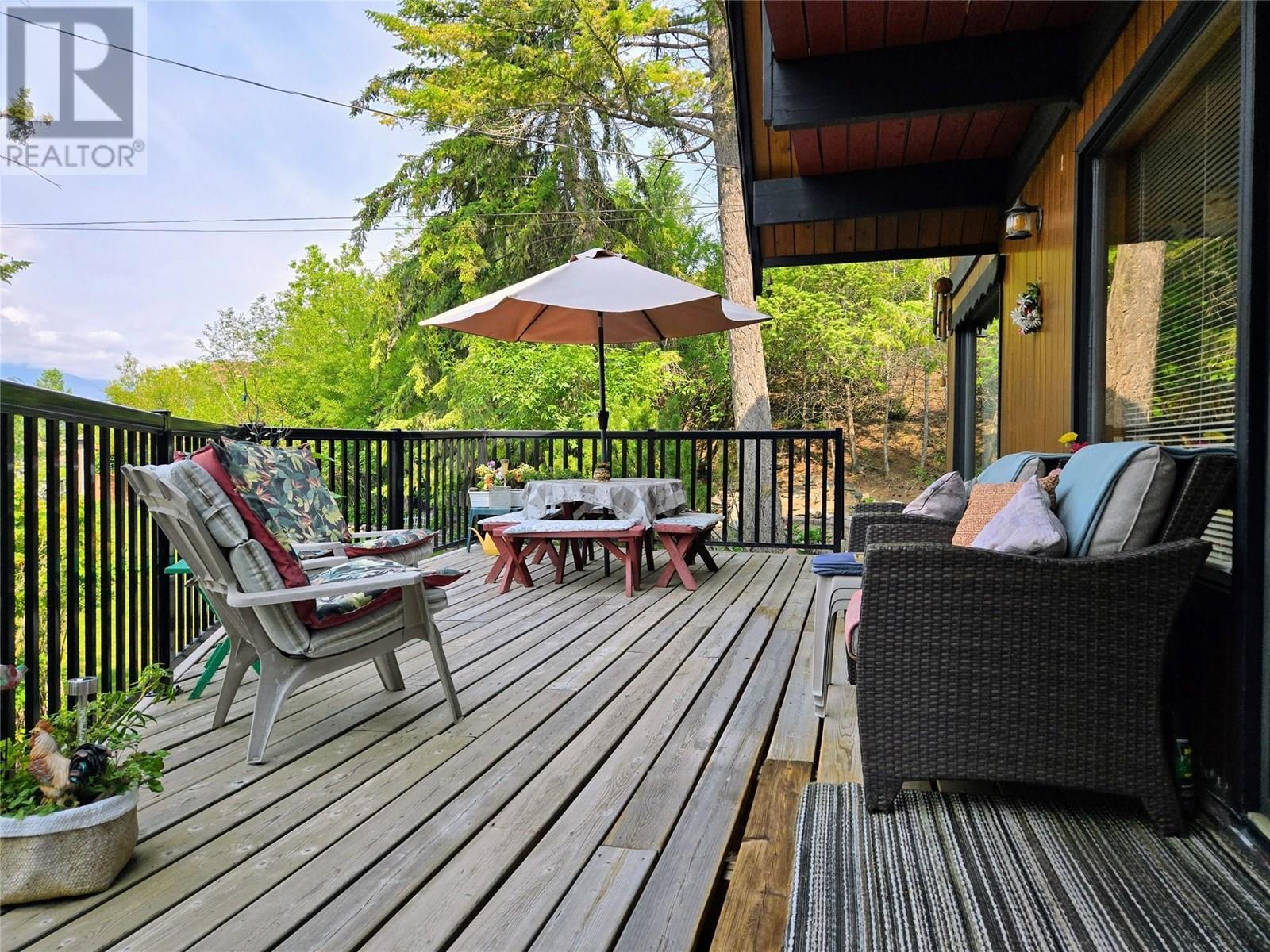 Property Photo: 782 Lakeview Road BC V0A 1K3