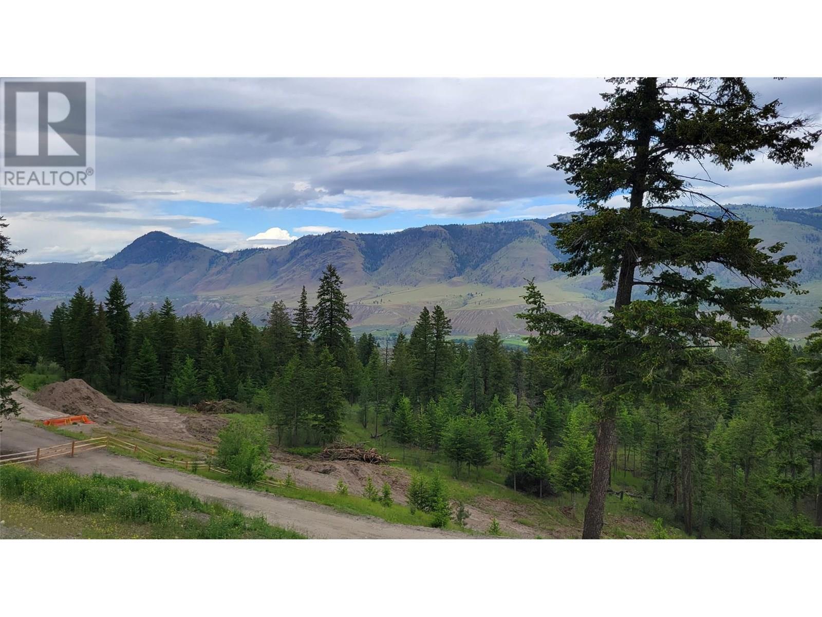 Photo de la propriété: 3100 Kicking Horse Drive Lot 22 BC V2E 0B8