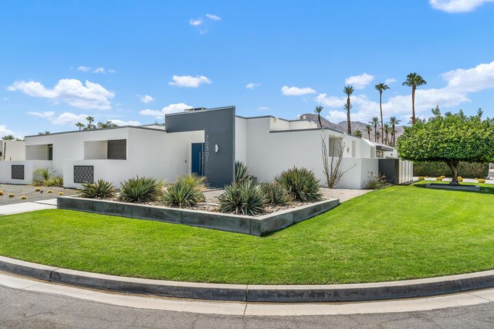 75301 Montecito Drive  Indian Wells CA 92210 photo