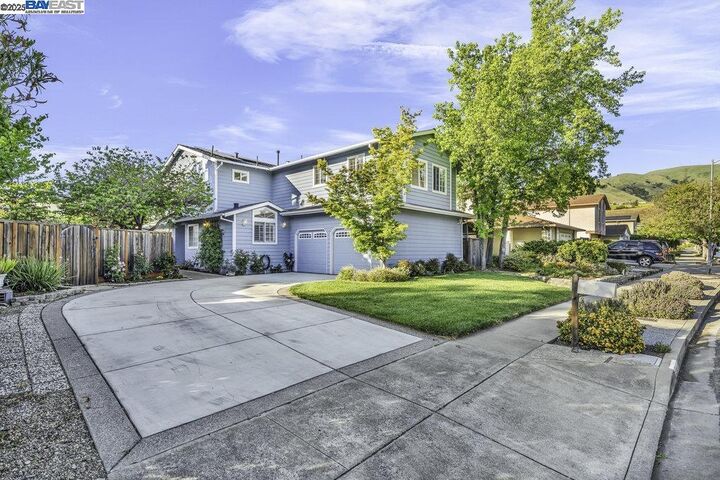 Property Photo: 344 Kansas Way CA 94539