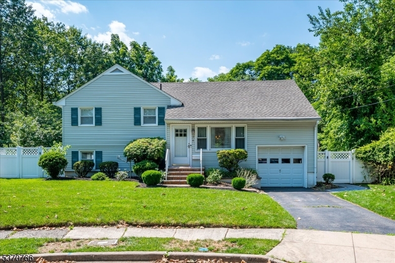 Property Photo: 24 Turner Ct NJ 08840
