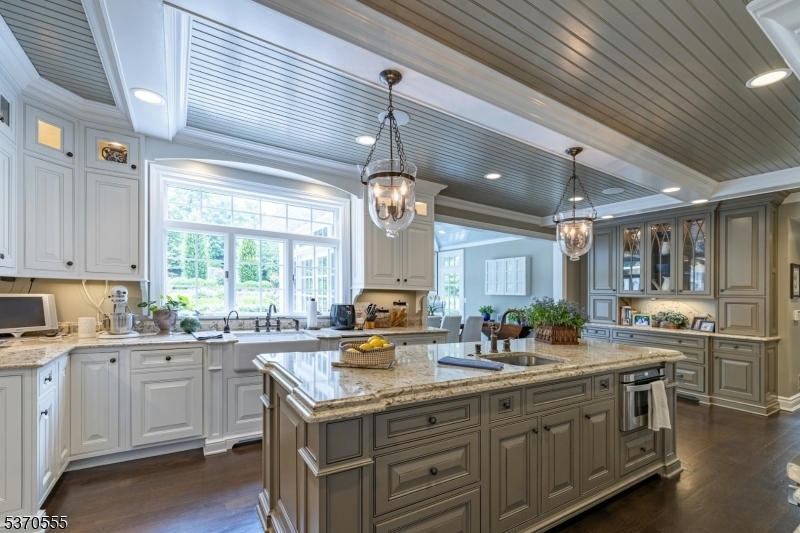 Property Photo:  3 Breeze Knoll Dr  NJ 07090 