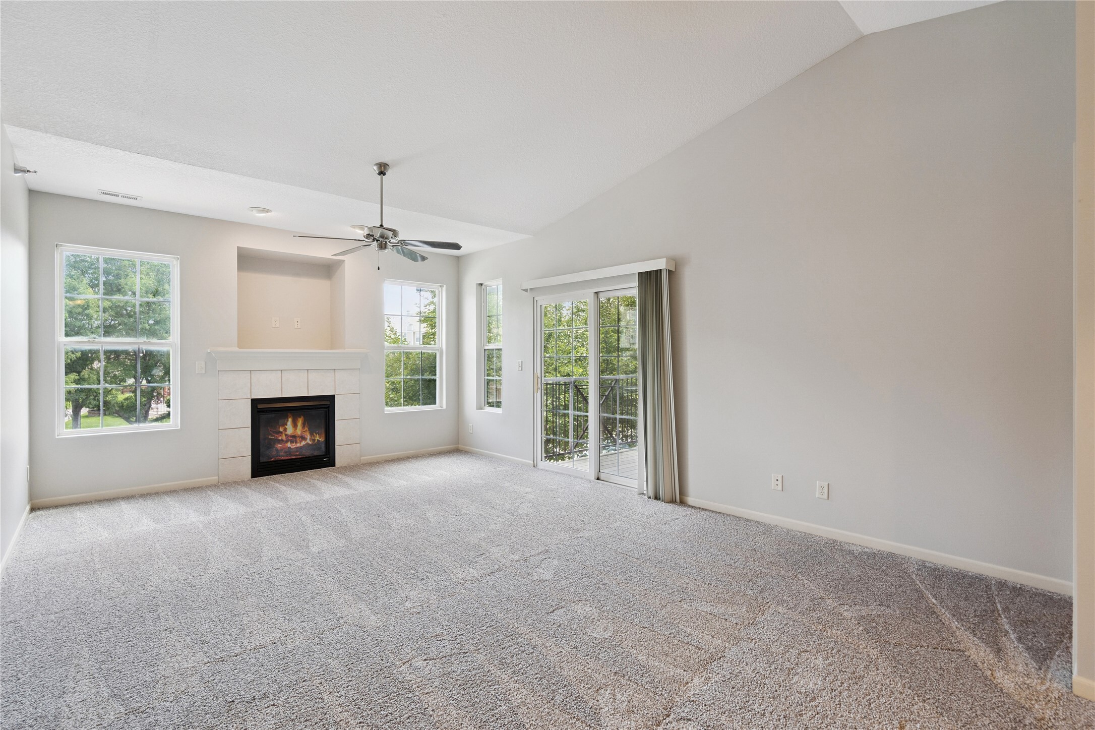 Property Photo: 1313 SE University Avenue 206 IA 50263