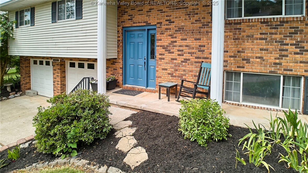 Property Photo: 5301 Balsam Circle WV 25313