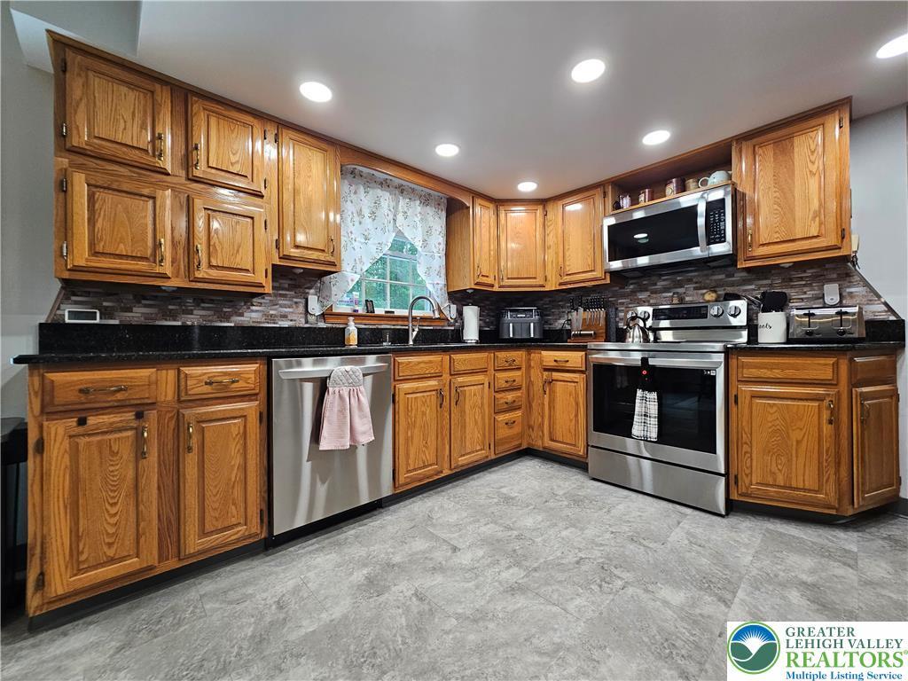 Property Photo: 450 Old Allentown Road PA 18091