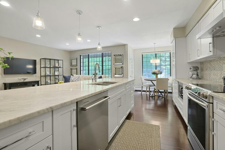 Property Photo:  8 Foxwood 5  NY 10570 