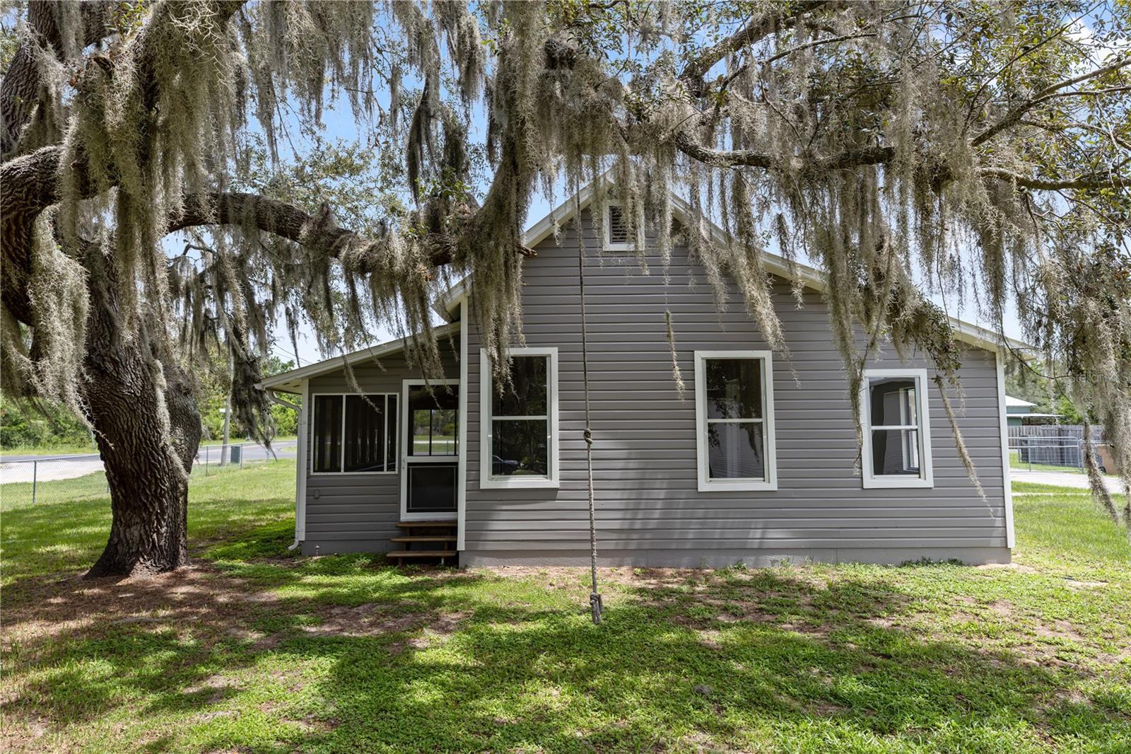 19402 E 5th Street  Umatilla FL 32784 photo