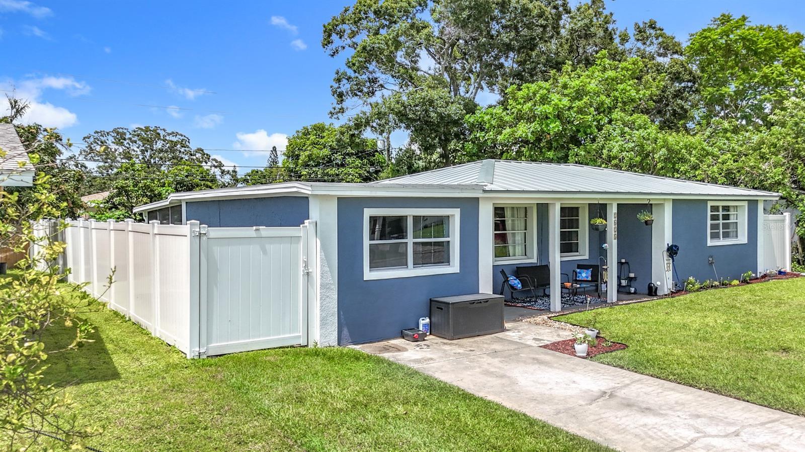 Property Photo: 2625 46th Avenue N FL 33714