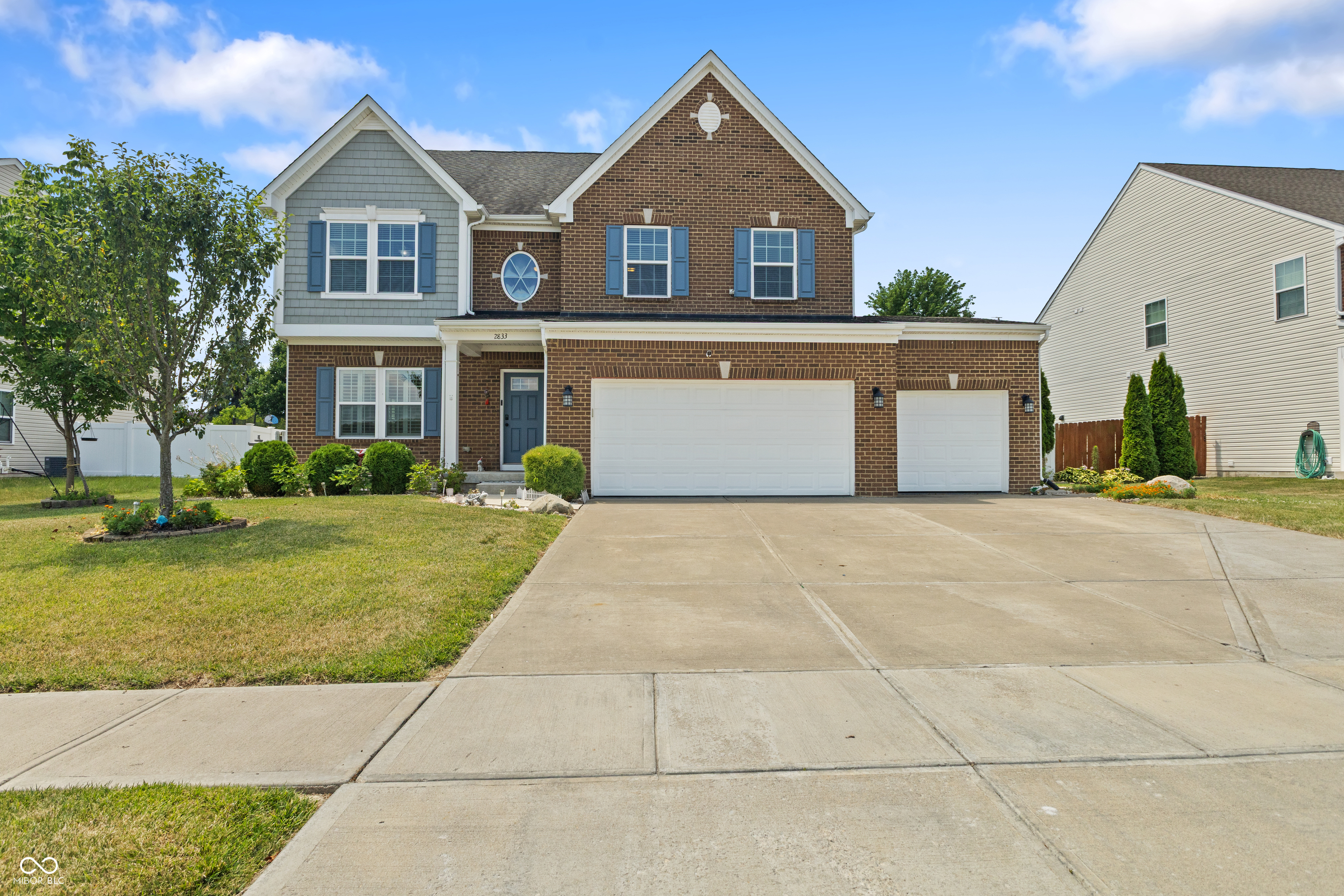 Property Photo:  2833 Holiday Way  IN 46143 