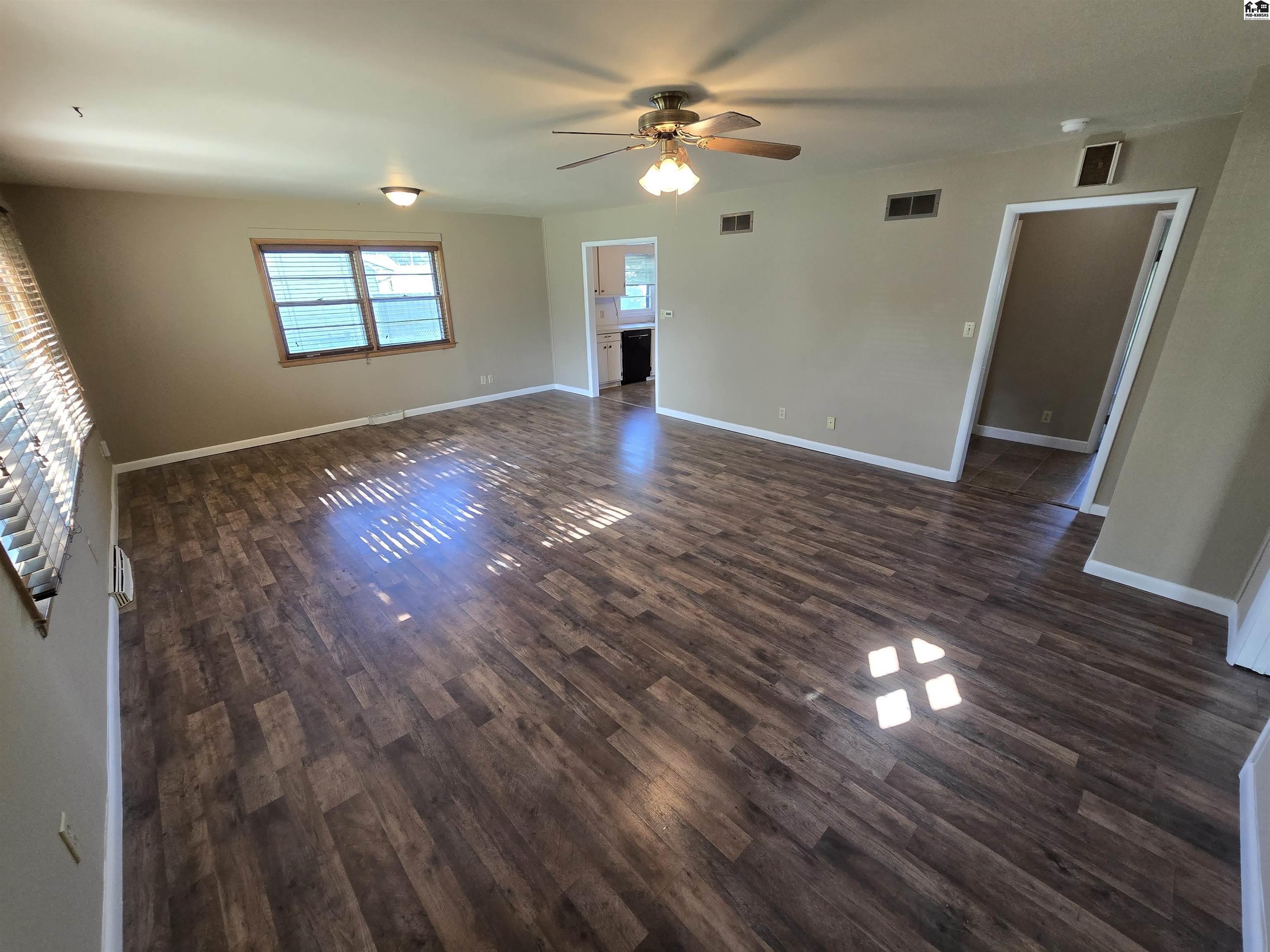 Property Photo:  1325 N Grimes St  KS 67460-2607 