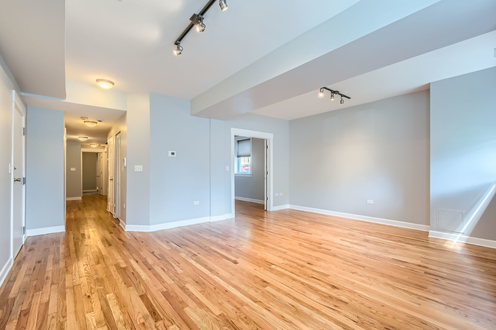 Property Photo:  4056 N Albany Avenue G  IL 60618 
