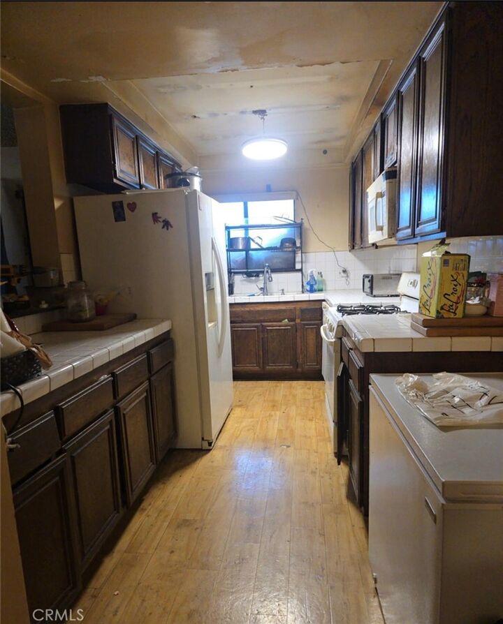 Property Photo: 1239 W Rosecrans CA 90247