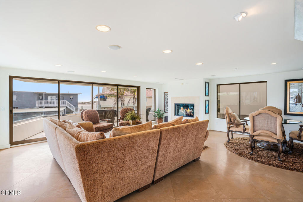 Property Photo:  3300 Ocean Drive  CA 93035 