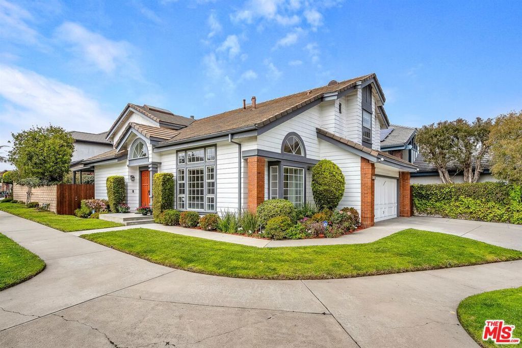 Property Photo:  8319 Berger Avenue  CA 90293 