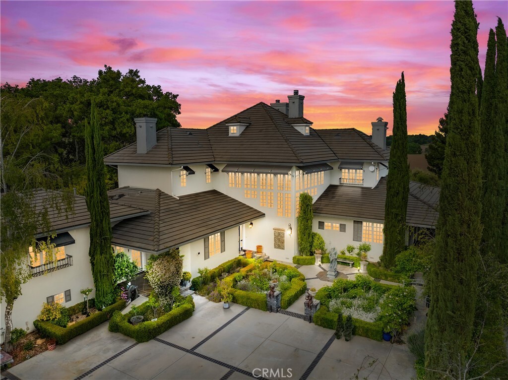 Property Photo: 5405 Vineyard Drive CA 93446