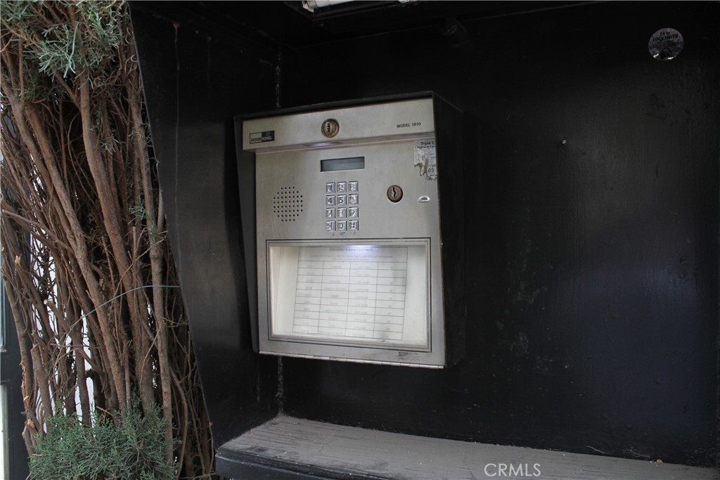 Property Photo: 5236 Kester Avenue 6 CA 91411