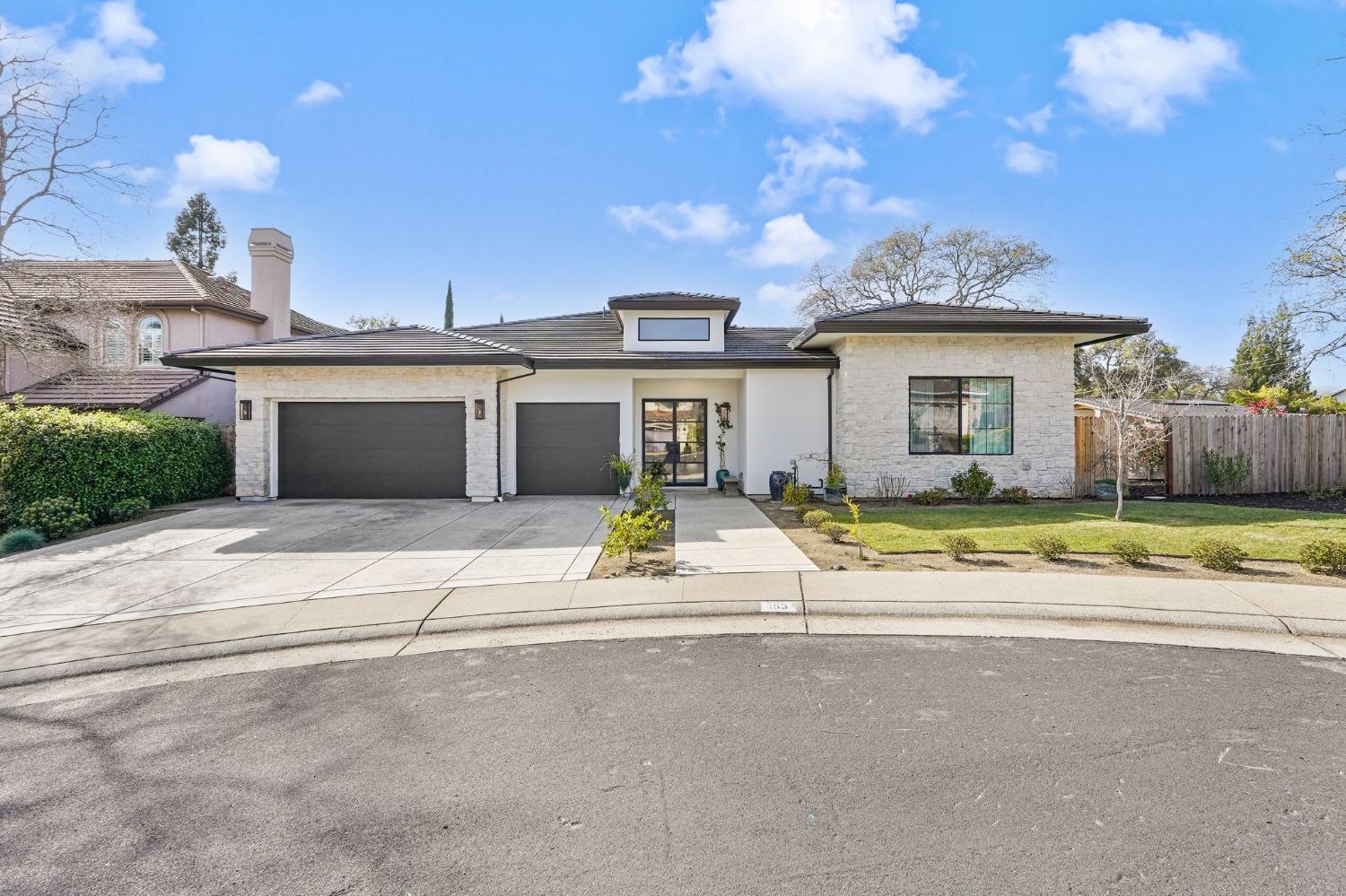 Property Photo: 153 Chimney Bluff Court CA 95630