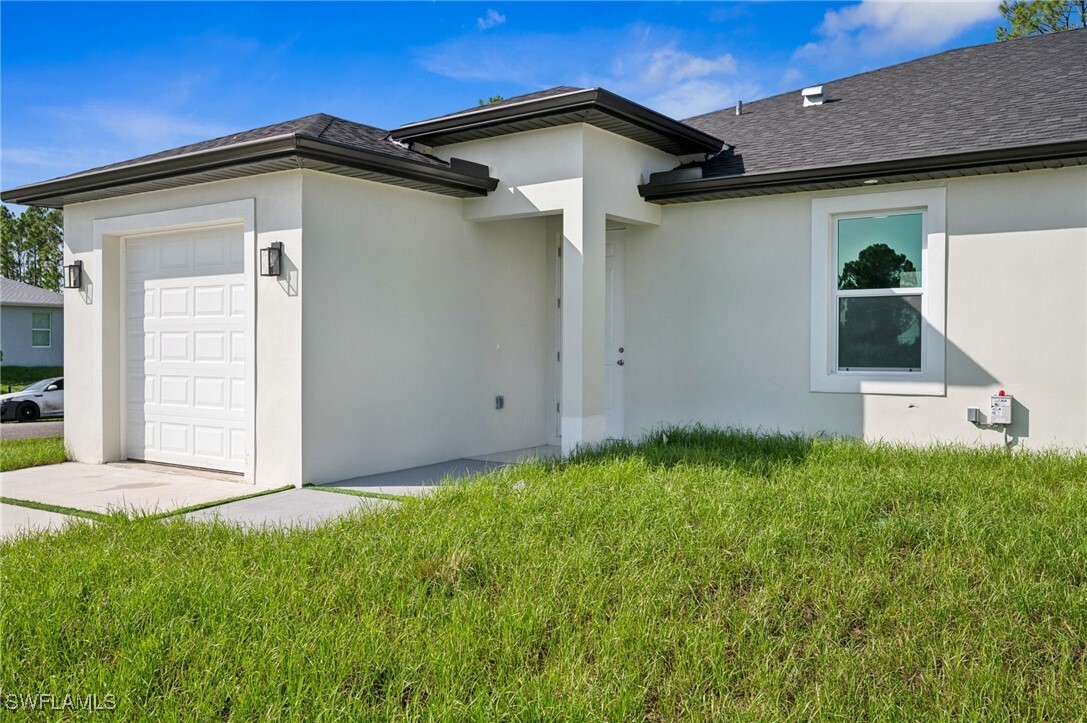 Property Photo: 2401-2403 Quentin Avenue S FL 33973