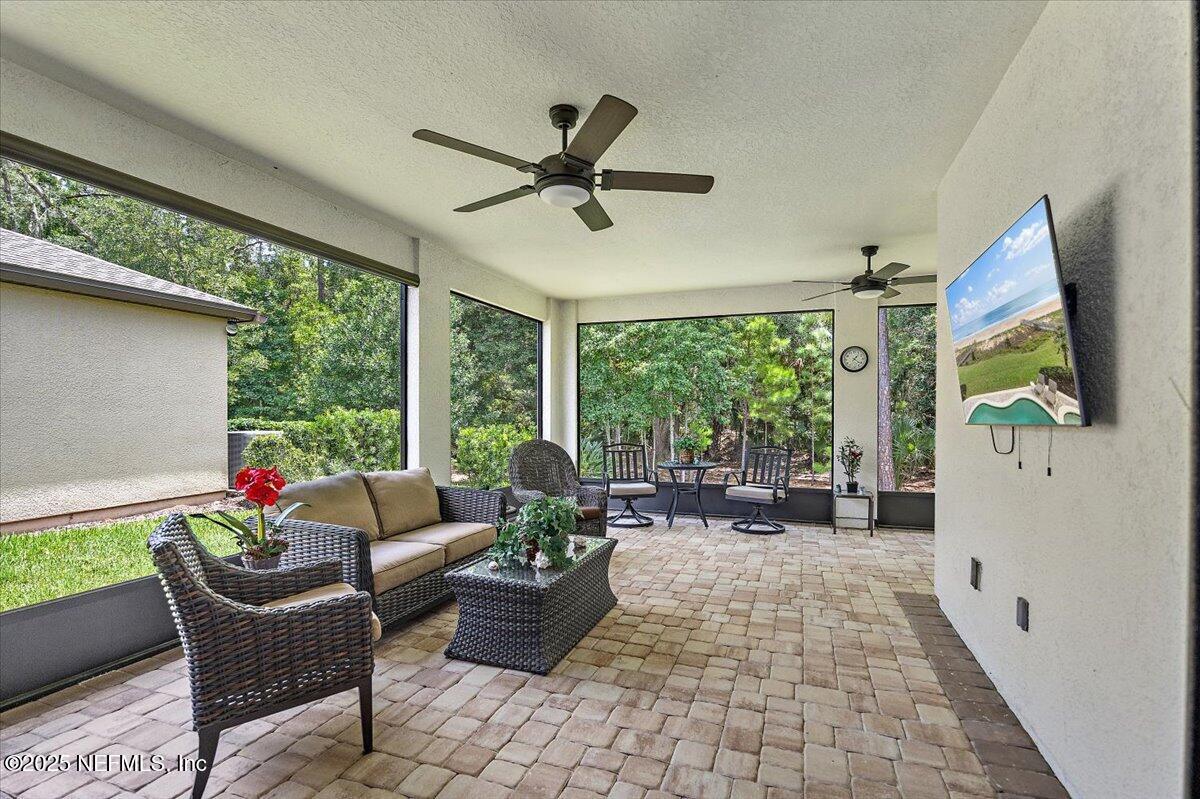 Property Photo: 114 Artist Oaks Court FL 32095