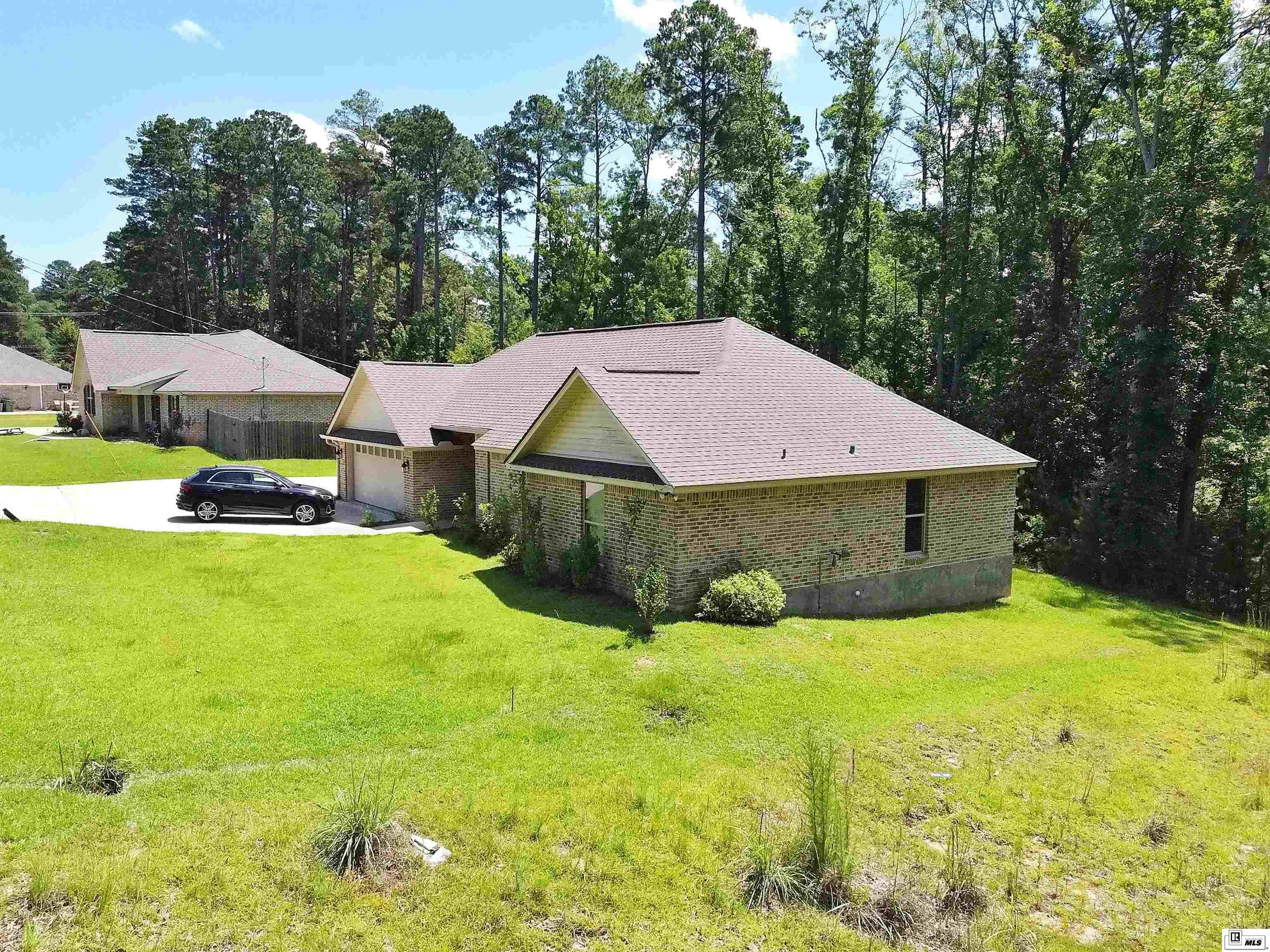 Property Photo: 405 Barber Drive LA 71270