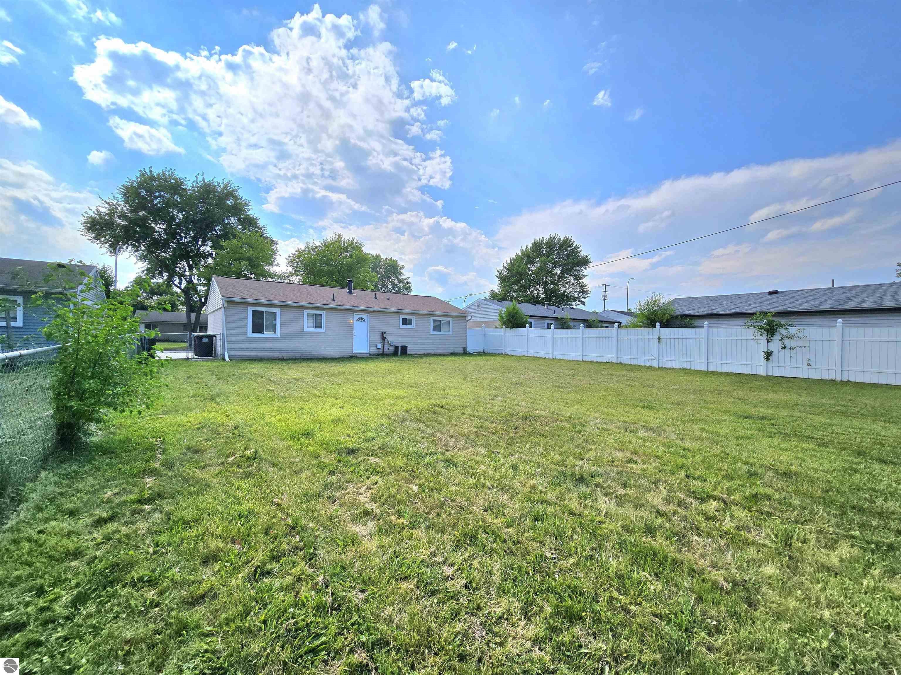 Property Photo: 15037 Kerstyn Street MI 48180-4884