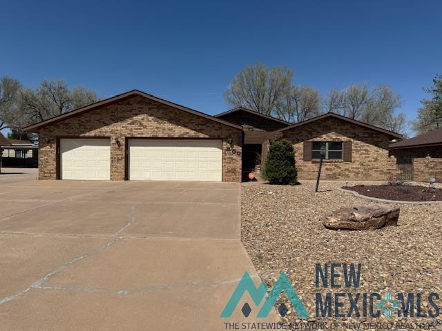 Property Photo:  1500 Colonial Parkway  NM 88101 