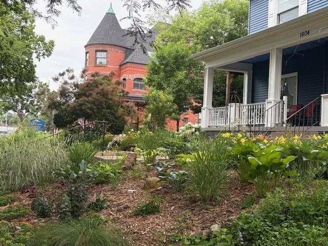 Property Photo:  1604 Elliot Avenue  MN 55404 